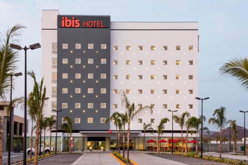 Entrance, ibis Mazatlan Marina in Marina Mazatlan Entrance, ibis Mazatlan Marina in Marina Mazatlan