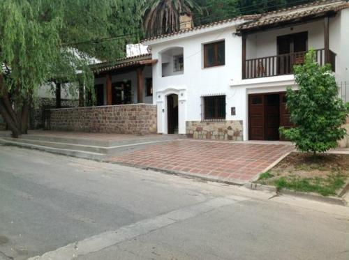 Hotel Cuatro Lunas B&B