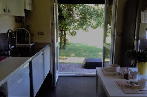 Kitchen, RESIDENZA 3 MAGNOLIE in Monvalle Kitchen, RESIDENZA 3 MAGNOLIE in Monvalle