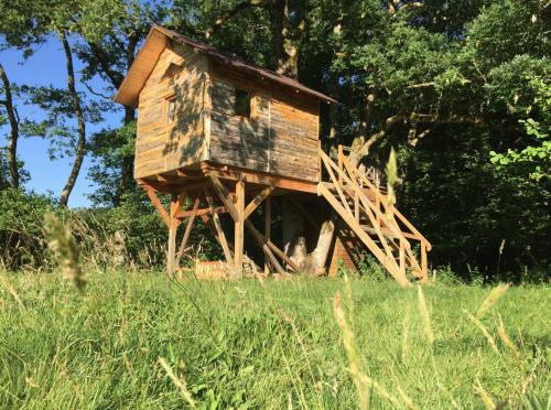 Ulaz, Cabane Escargot du centre UnisVers in Peyrat-le-Chateau Ulaz, Cabane Escargot du centre UnisVers in Peyrat-le-Chateau