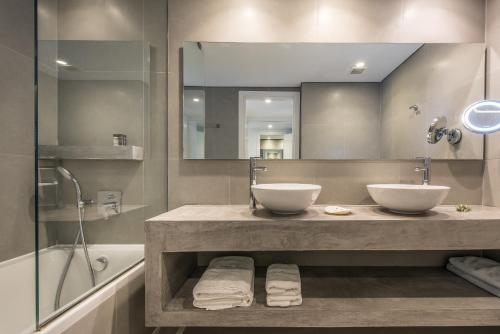 This photo about Aqua Bay shared on HyHotel.com