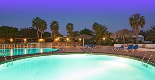 Swimming pool, Playa Limones Bungalows in Lanzarote Swimming pool, Playa Limones Bungalows in Lanzarote