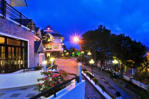 Balcony/terrace, Ky Hoa Dalat Hotel in Love Valley / Dream Hill Balcony/terrace, Ky Hoa Dalat Hotel in Love Valley / Dream Hill