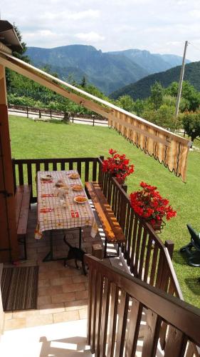 Balcony/terrace, Le Farfalle - un angolo di quiete GREEN a Laghi in provincia di Vicenza in Posina Balcony/terrace, Le Farfalle - un angolo di quiete GREEN a Laghi in provincia di Vicenza in Posina