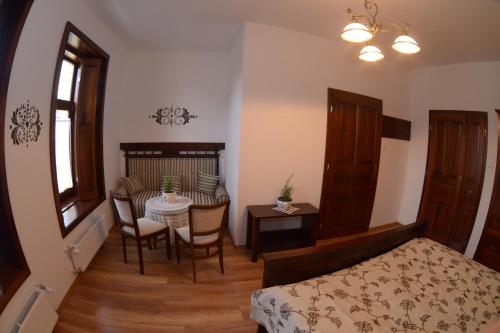 Levendula Porta es Pajtaszinhaz in Orfu Levendula Porta es Pajtaszinhaz in Orfu