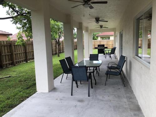 This photo about House 4 bedroom 2 bath shared on HyHotel.com