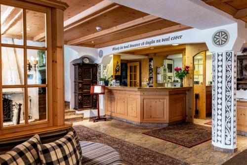 Előcsarnok, Hotel Baren in Saint Moritz Előcsarnok, Hotel Baren in Saint Moritz