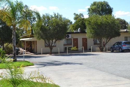 酒店外观, 斯特汽车旅馆 (Sturt Motel) in 布洛肯山 酒店外观, 斯特汽车旅馆 (Sturt Motel) in 布洛肯山