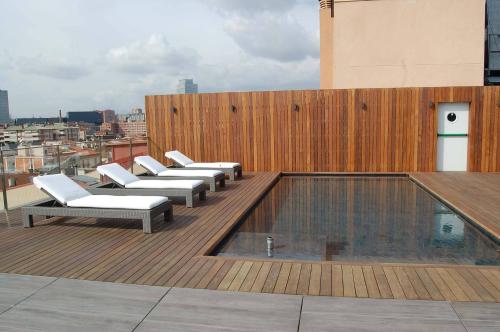 Kolam renang, Hotel Urpi in Sabadell Kolam renang, Hotel Urpi in Sabadell