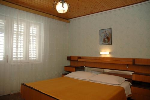 Studio with Balcony image 3