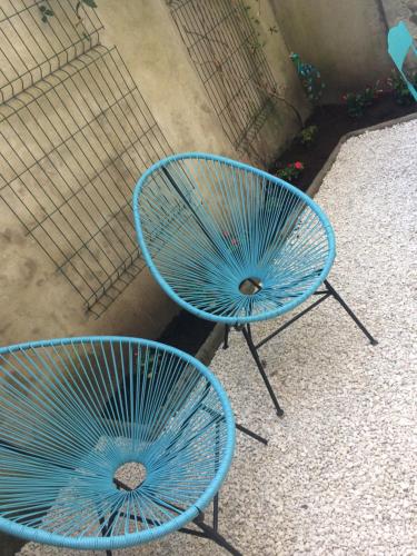 Balcony/terrace, F2 cosy avec Cour in Milly-la-Foret Balcony/terrace, F2 cosy avec Cour in Milly-la-Foret