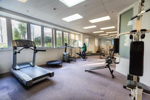 Fitness center, Beautiful Central Home with Balcony Auckland City in Auckland Fitness center, Beautiful Central Home with Balcony Auckland City in Auckland