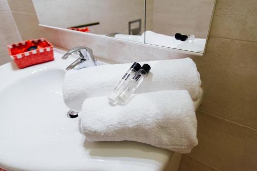 This photo about Shakespeare Room shared on HyHotel.com