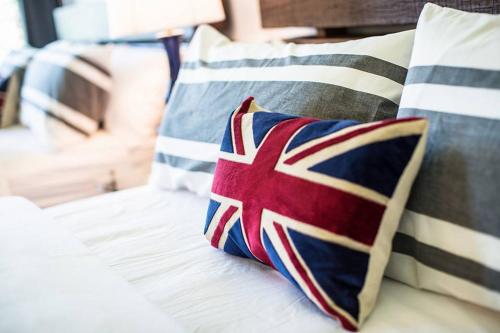 在meiguo.com看到的Okoboji Commons Hotel的介绍图片