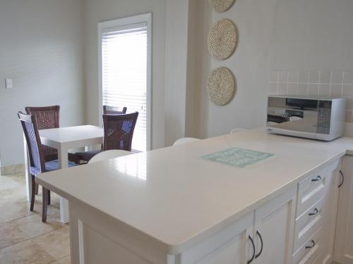 Κουζίνα, Kenjockity Self Catering Apartments in Hermanus Κουζίνα, Kenjockity Self Catering Apartments in Hermanus