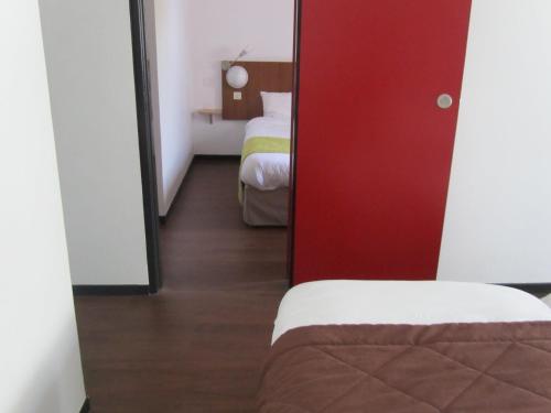 This photo about Hotel - Restaurant Le Saint Joseph shared on HyHotel.com