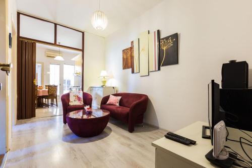 Hotel Forum 2BR apartment in old town