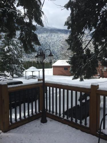 Old Towne Inne Chuckwagon Bar & Grill in บอสตัน บาร์(บริติช โคลัมเบีย) Old Towne Inne Chuckwagon Bar & Grill in บอสตัน บาร์(บริติช โคลัมเบีย)