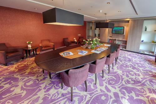 Bar/lounge, Fletcher Hotel Restaurant Sallandse Heuvelrug in Rijssen Bar/lounge, Fletcher Hotel Restaurant Sallandse Heuvelrug in Rijssen