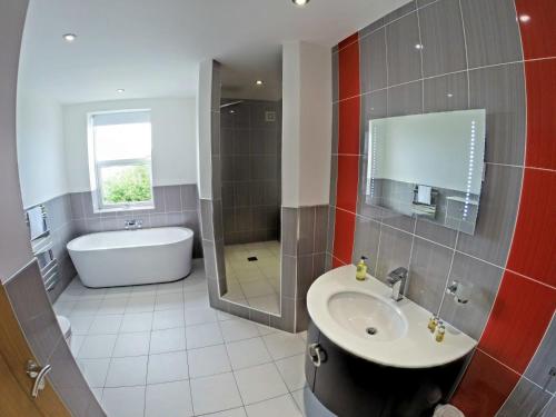 This photo about The Oceanic Luxury Aparthotel shared on HyHotel.com