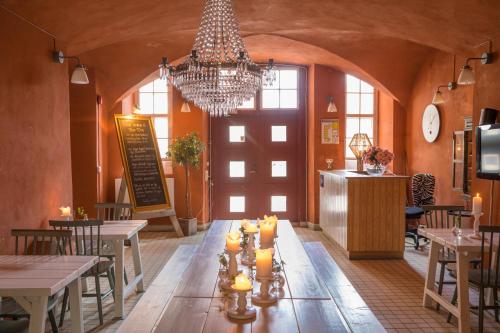 Restaurant, Kastellet Bed & Breakfast near Tony Restaurant, Kastellet Bed & Breakfast near Tony
