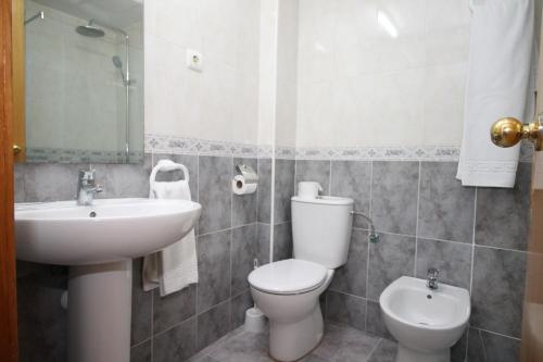 This photo about Apartamentos Playamar shared on HyHotel.com