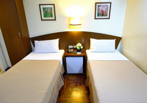 Fersal Hotel Manila near Recto LRT Station Fersal Hotel Manila near Recto LRT Station