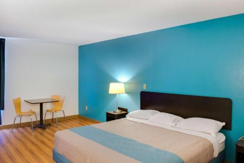 Motel 6 Richmond, IN in Richmond (Indiana) Motel 6 Richmond, IN in Richmond (Indiana)