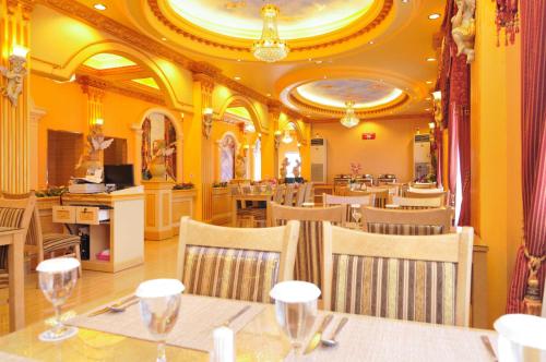 This photo about Airy Panakkukang Pasar Segar Pengayoman Makassar shared on HyHotel.com