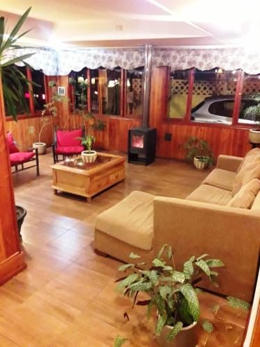 HOTEL CASAGRANDE con estacionamiento EXCLUSIVO y estamos a 50 MTS del Terminal de Buses in Valdivia HOTEL CASAGRANDE con estacionamiento EXCLUSIVO y estamos a 50 MTS del Terminal de Buses in Valdivia