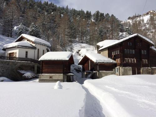 Surrounding environment, B&B Haus Granit Saas Grund in Saas-Fee Surrounding environment, B&B Haus Granit Saas Grund in Saas-Fee