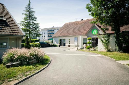 منظر, فندق كامبانيل مطار جينيف باليكسبو (Hotel Campanile Geneve - Aeroport/Palexpo) in فيرني فولتير منظر, فندق كامبانيل مطار جينيف باليكسبو (Hotel Campanile Geneve - Aeroport/Palexpo) in فيرني فولتير
