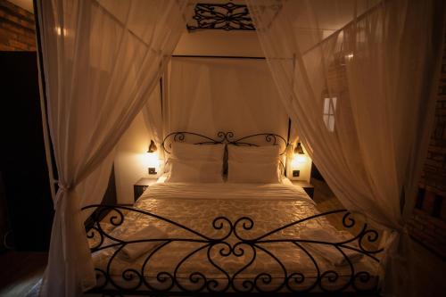 This photo about Madison Square Rooms shared on HyHotel.com