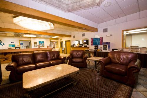 Lobby, Shilo Inn Mammoth Lakes in Mammoth Lakes (CA) Lobby, Shilo Inn Mammoth Lakes in Mammoth Lakes (CA)