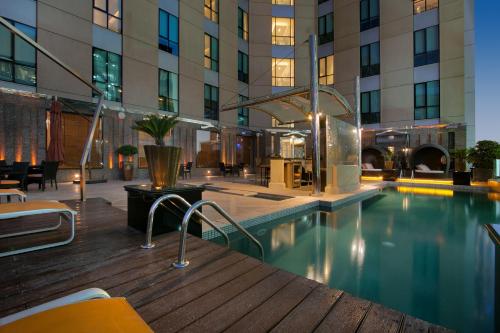 Swimming pool, Radisson Blu Hotel - Dubai Media City in Dubai Marina Swimming pool, Radisson Blu Hotel - Dubai Media City in Dubai Marina