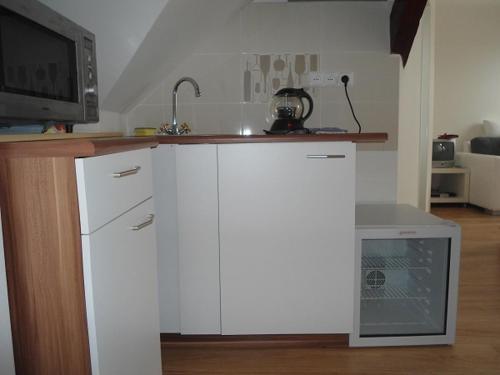 Kitchen, Suite Ohrada in Prague 13 Kitchen, Suite Ohrada in Prague 13