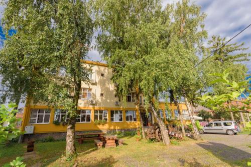 Vedere exterior, Pensiunea Tranzit in Satu Mare Vedere exterior, Pensiunea Tranzit in Satu Mare