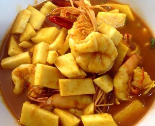 This photo about Saeng Tai Amphawa shared on HyHotel.com