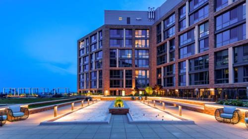 Global Luxury Suites at The Wharf