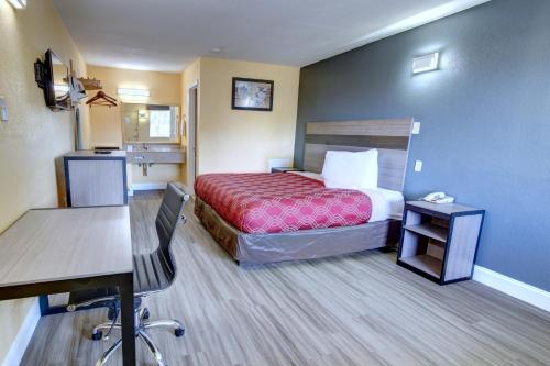 Econo Lodge at Military Circle in Norfolk (VA) Econo Lodge at Military Circle in Norfolk (VA)