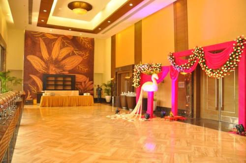 Banquet hall, The Retreat - Hotel & Convention Centre in Malad Banquet hall, The Retreat - Hotel & Convention Centre in Malad