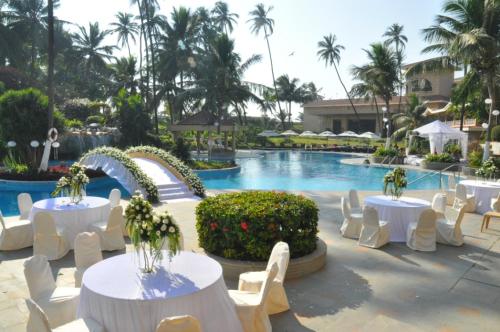 Banquet hall, The Retreat - Hotel & Convention Centre in Malad Banquet hall, The Retreat - Hotel & Convention Centre in Malad