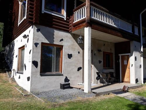 Entrance, Tahkonranta in Nilsia Entrance, Tahkonranta in Nilsia