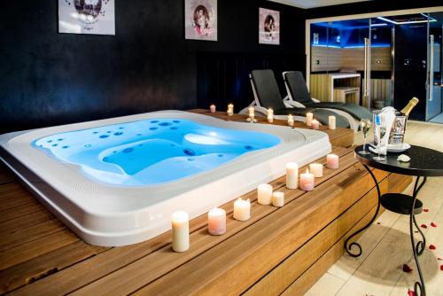 Hot tub, Grand Hotel Gallia & Londres in Lourdes Hot tub, Grand Hotel Gallia & Londres in Lourdes