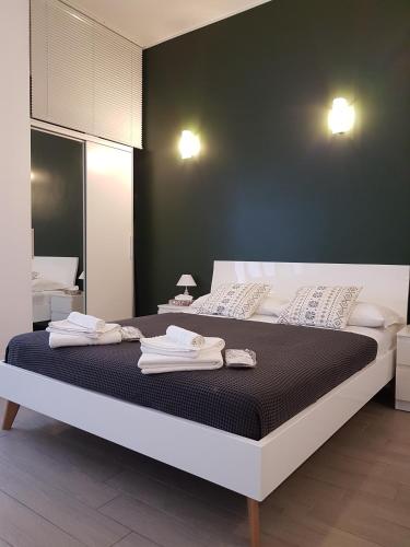 Guestroom, Milano Navigli Apartment - Via Savona in Milan Guestroom, Milano Navigli Apartment - Via Savona in Milan