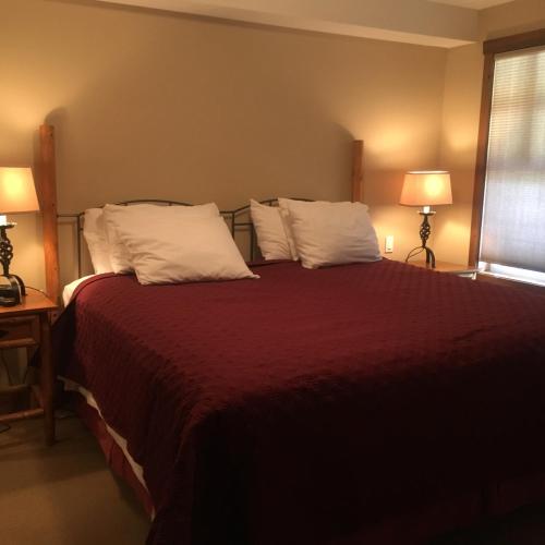 Taynton Lodge at Panorama Mountain Village Resort in Panorama (BC) Taynton Lodge at Panorama Mountain Village Resort in Panorama (BC)