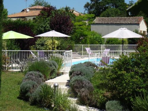 Kilátás, Domaine de l'Echassier, The Originals Relais in Chateaubernard Kilátás, Domaine de l'Echassier, The Originals Relais in Chateaubernard