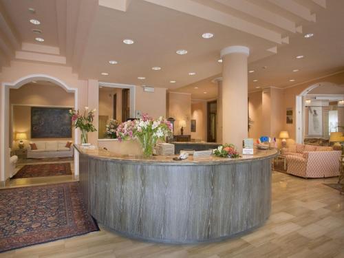 Előcsarnok, Hotel Settentrionale Esplanade in Montecatini-Terme Előcsarnok, Hotel Settentrionale Esplanade in Montecatini-Terme
