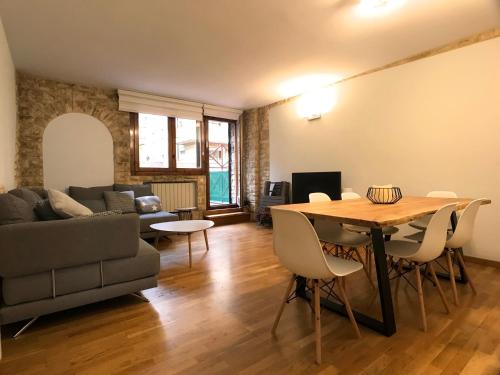 Poblat Andorrá, Encamp, con terraza, zona Grandvalira (Poblat Andorra, Encamp, con terraza, zona Grandvalira) in אנקמפ Poblat Andorrá, Encamp, con terraza, zona Grandvalira (Poblat Andorra, Encamp, con terraza, zona Grandvalira) in אנקמפ