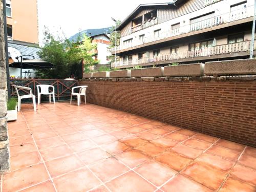 Poblat Andorrá, Encamp, con terraza, zona Grandvalira (Poblat Andorra, Encamp, con terraza, zona Grandvalira) in אנקמפ Poblat Andorrá, Encamp, con terraza, zona Grandvalira (Poblat Andorra, Encamp, con terraza, zona Grandvalira) in אנקמפ